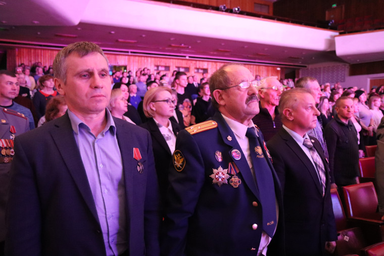 Александр Шаботинский поздравил ивановцев с Днем Героев Отечества.