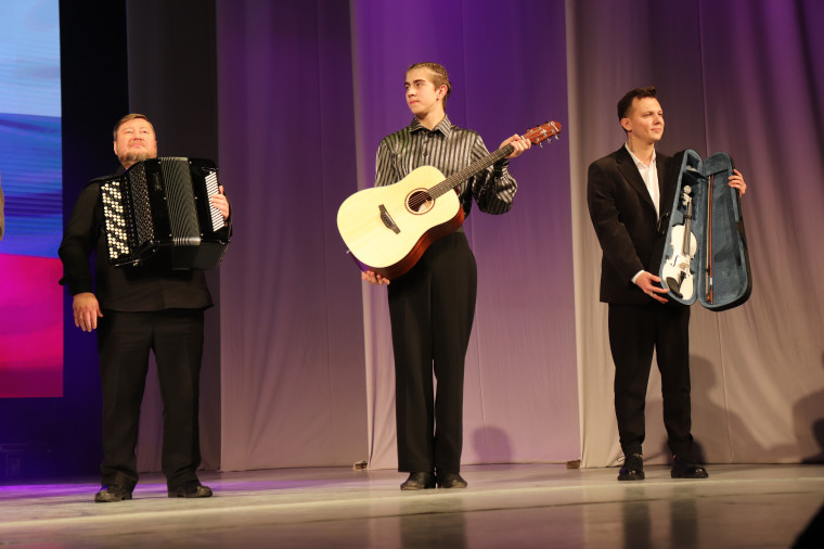 Александр Шаботинский поздравил ивановцев с Днем Героев Отечества.