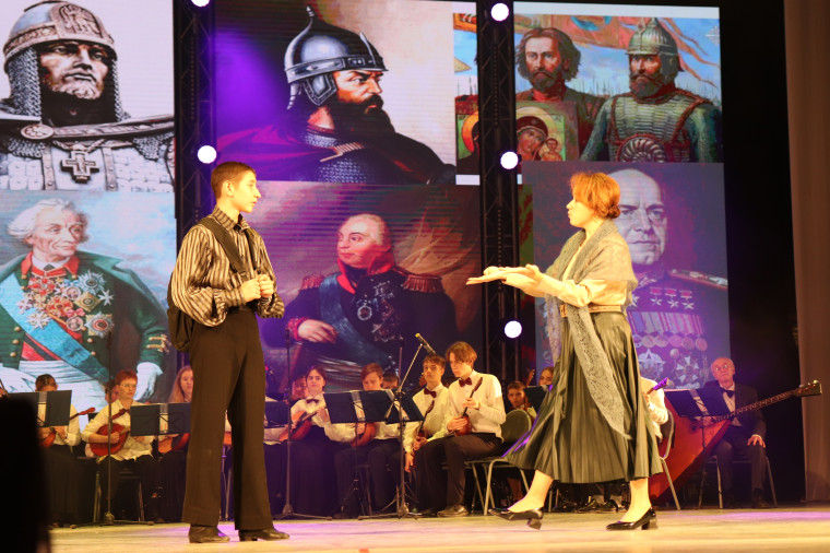 Александр Шаботинский поздравил ивановцев с Днем Героев Отечества.