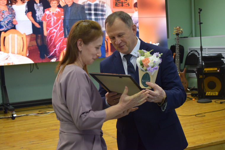 Александр Шаботинский поздравил с 50-летием ТЭЦ-3 коллектив предприятия.