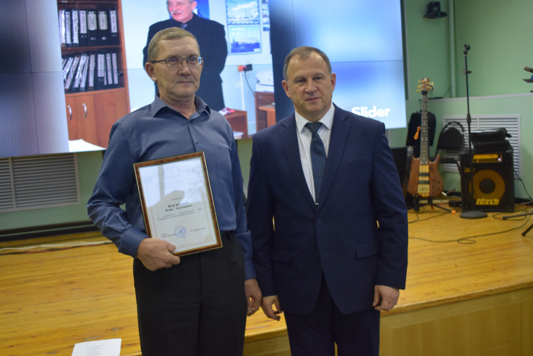 Александр Шаботинский поздравил с 50-летием ТЭЦ-3 коллектив предприятия.