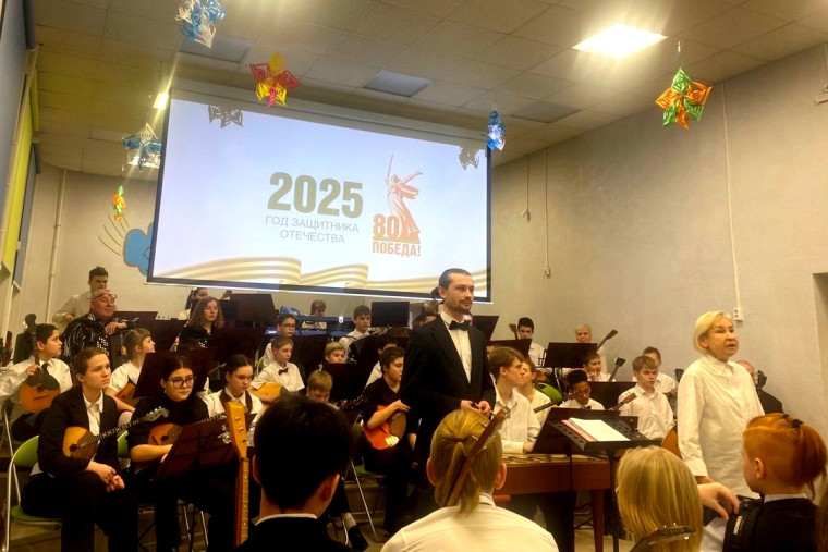 В детской музыкальной школе №3 состоялось торжественное открытие Года защитника Отечества.