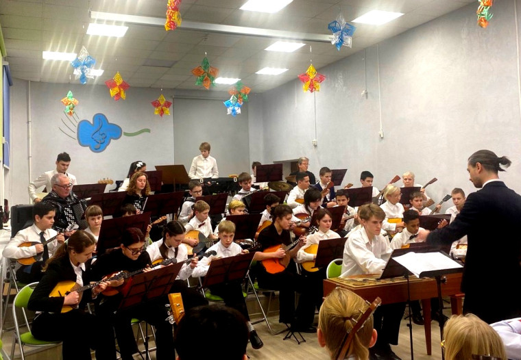 В детской музыкальной школе №3 состоялось торжественное открытие Года защитника Отечества.