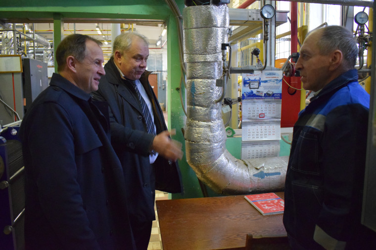 Александр Шаботинский проверил работу обновленной котельной в районе улицы Минской.