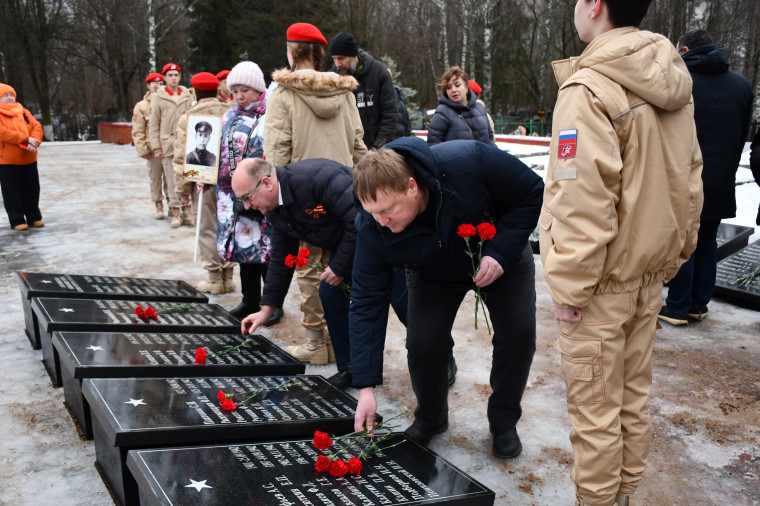 В областном центре почтили память ивановцев, погибших в боях под Сталинградом.