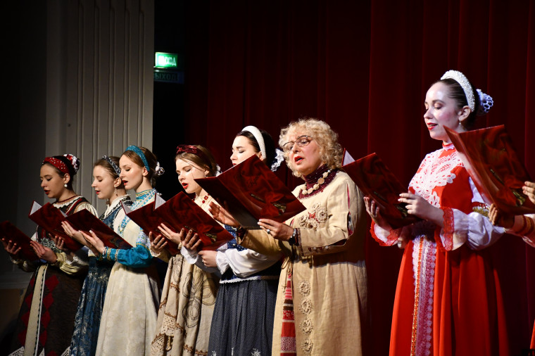 Православная средняя школа Феодоровской иконы Божией Матери отметила 30-летие.