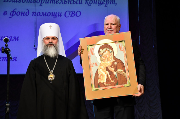 Православная средняя школа Феодоровской иконы Божией Матери отметила 30-летие.