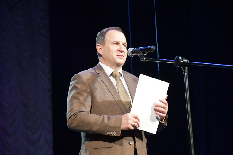 Православная средняя школа Феодоровской иконы Божией Матери отметила 30-летие.