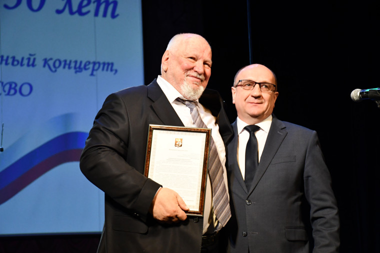 Православная средняя школа Феодоровской иконы Божией Матери отметила 30-летие.