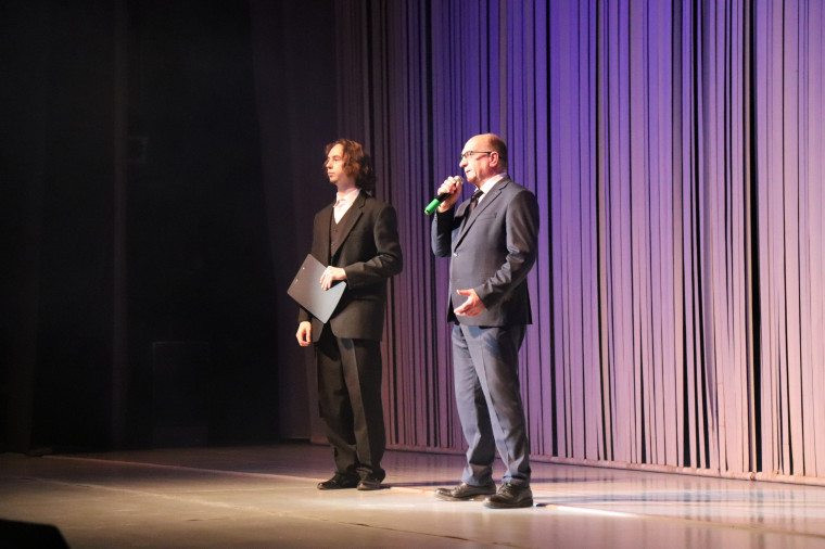 В ЦКиО прошла театрализованная программа,  посвященная 80-летию Победы.