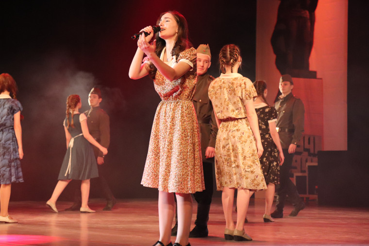 В ЦКиО прошла театрализованная программа,  посвященная 80-летию Победы.