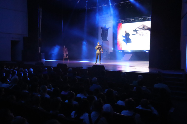 В ЦКиО прошла театрализованная программа,  посвященная 80-летию Победы.