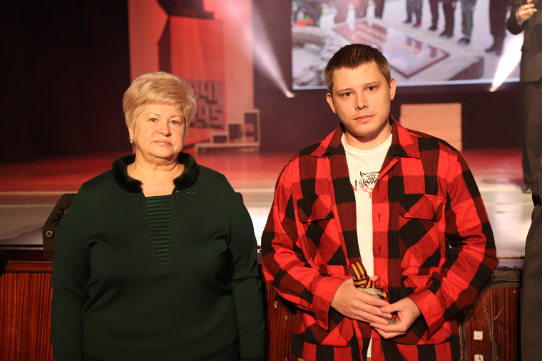 В ЦКиО прошла театрализованная программа,  посвященная 80-летию Победы.