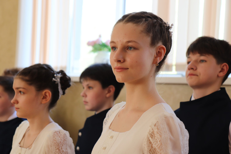 В ивановской гимназии №3 прошел открытый весенний бал.