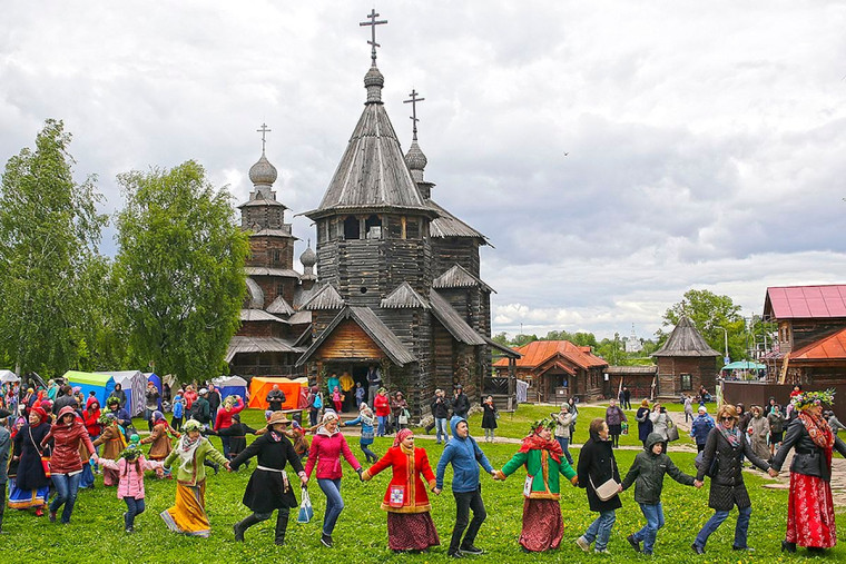 Представлен график фестивалей Золотого кольца в июне.
