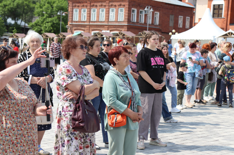Ивановские артисты открыли праздничный марафон к 800-летию Юрьевца.
