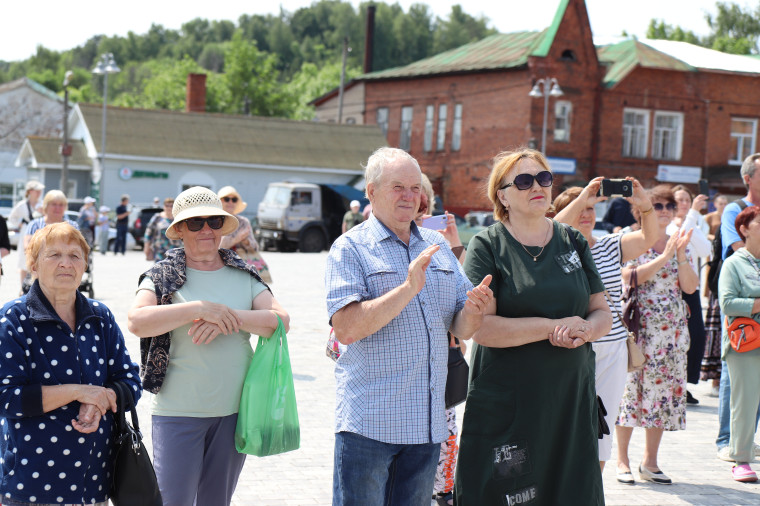 Ивановские артисты открыли праздничный марафон к 800-летию Юрьевца.