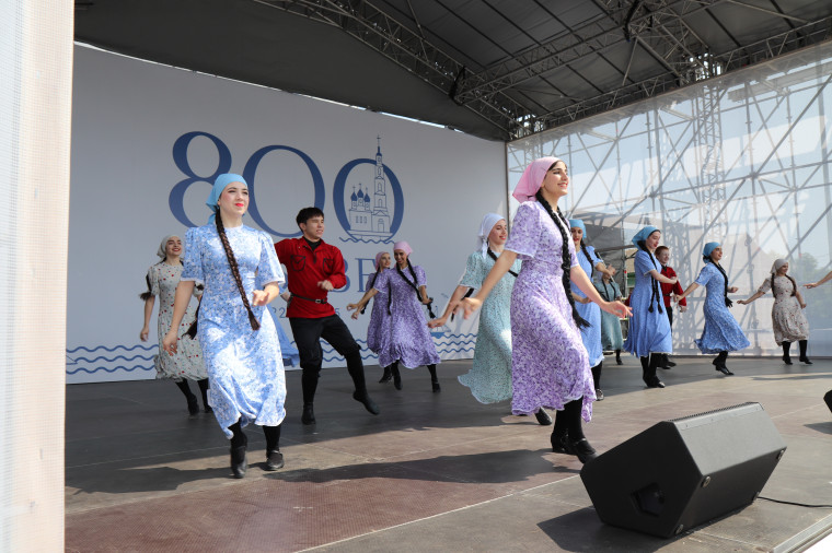 Ивановские артисты открыли праздничный марафон к 800-летию Юрьевца.