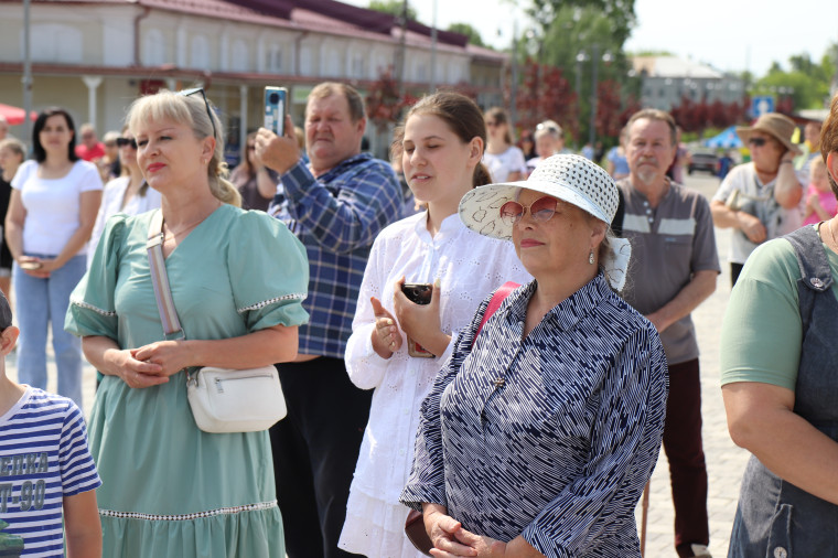 Ивановские артисты открыли праздничный марафон к 800-летию Юрьевца.
