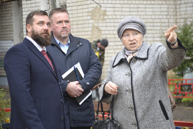 В городе заменили 700 детских игровых элементов во дворах.