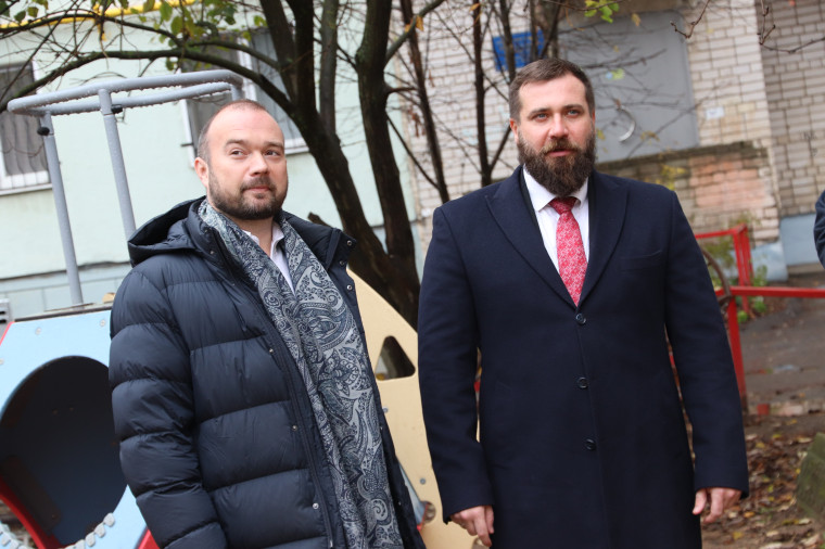 В городе заменили 700 детских игровых элементов во дворах.