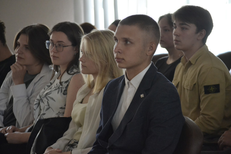 В мэрии вручили благодарности волонтерам проекта «Формирование комфортной городской среды».