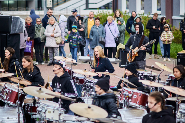 В Иванове прошел флеш-моб барабанщиков фестиваля «Россия – это мы!».
