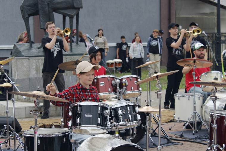 В Иванове прошел флеш-моб барабанщиков фестиваля «Россия – это мы!».