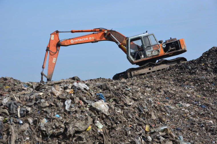 Продолжается  ликвидация очагов тления на полигоне ТБО «Залесье».
