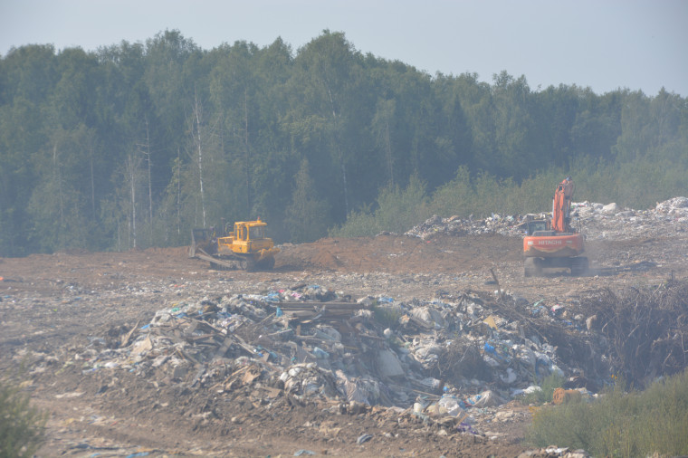 Продолжается  ликвидация очагов тления на полигоне ТБО «Залесье».