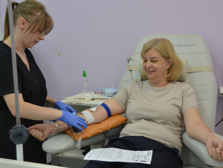 13,5 литров крови сдали  участники акции «Капля крови – ради жизни».