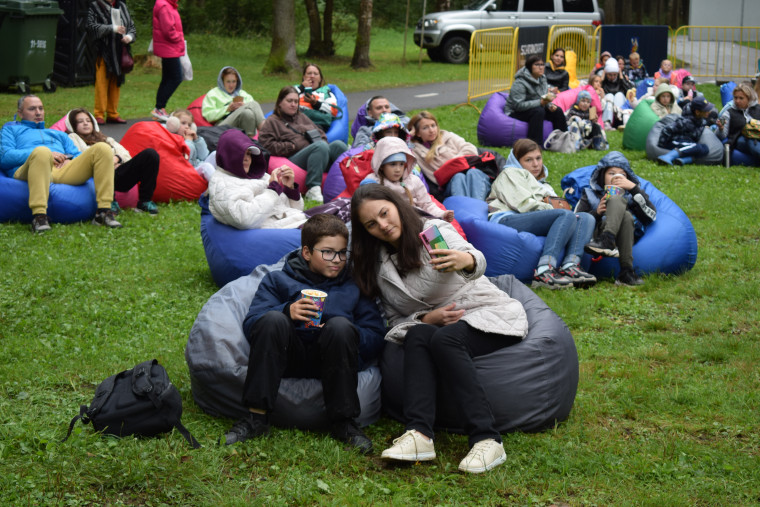 Около 2 тысяч ивановцев побывали на открытых кинопоказах фестиваля уличного кино.