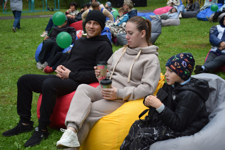 Около 2 тысяч ивановцев побывали на открытых кинопоказах фестиваля уличного кино.