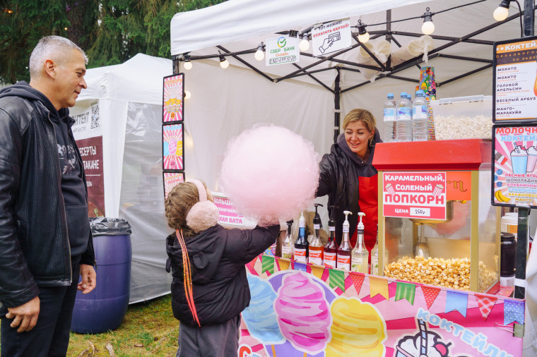 Около 2 тысяч ивановцев побывали на открытых кинопоказах фестиваля уличного кино.