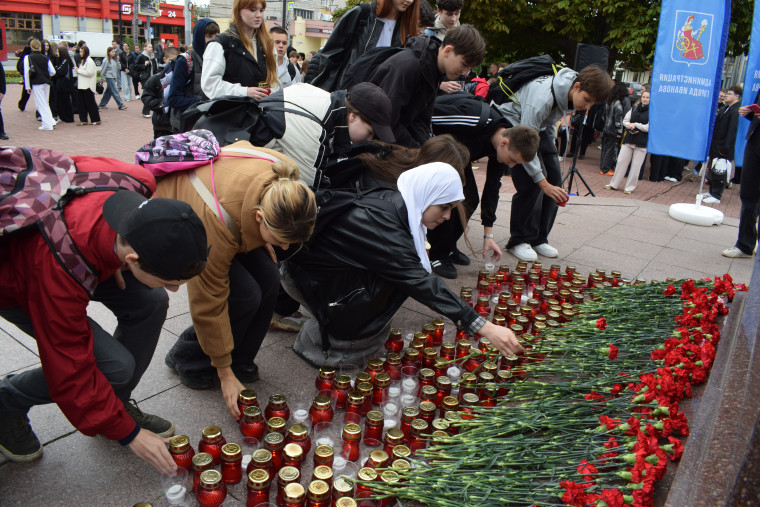 В областном центре почтили память жертв террористических актов.