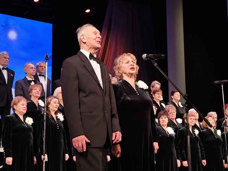 Хор ветеранов Центра культуры и отдыха отметил 75-летие.