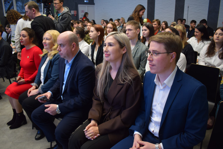 В Иванове вручили награды добровольцам.