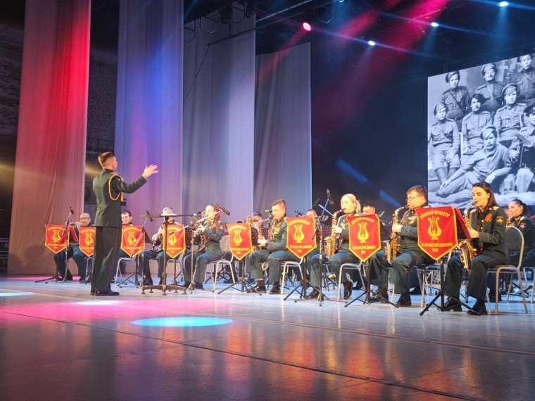 В Иванове ко Дню Героев Отечества прошел благотворительный концерт.