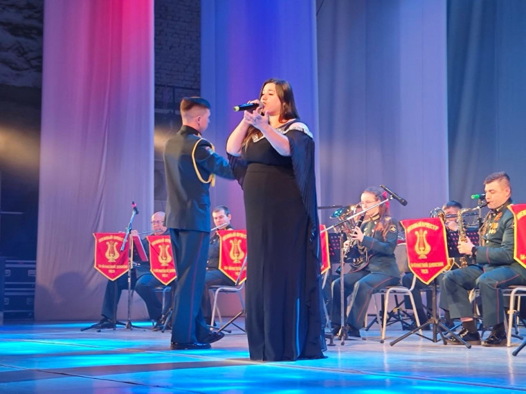 В Иванове ко Дню Героев Отечества прошел благотворительный концерт.