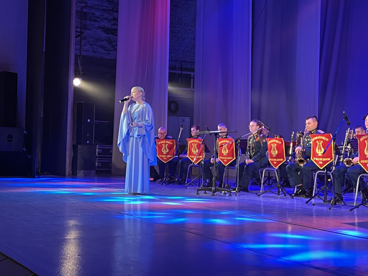 В Иванове ко Дню Героев Отечества прошел благотворительный концерт.