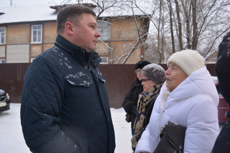 Максим Комиссаров встретился с жителями Первого рабочего посёлка.