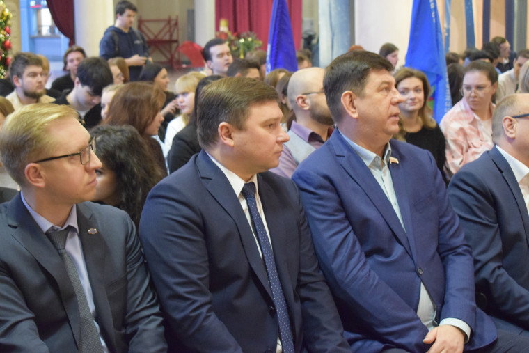 В Иванове студентам вручили награды за успехи в учёбе и общественной жизни.