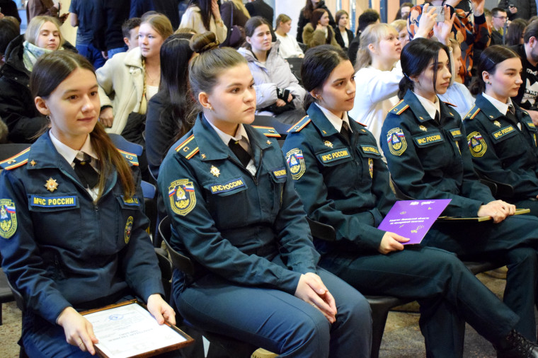 В Иванове студентам вручили награды за успехи в учёбе и общественной жизни.