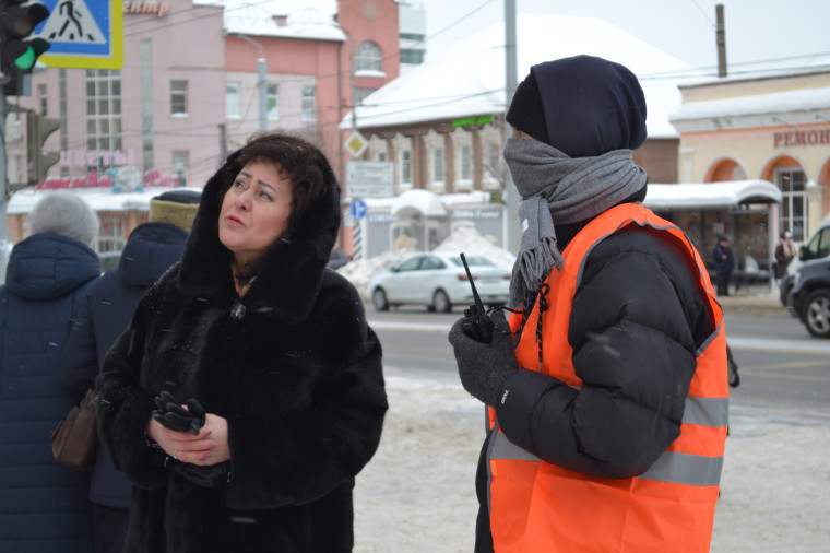 Управляющие организации должны очищать крыши от снега.