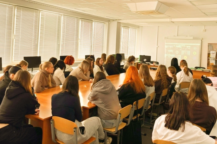 Ивановская молодежь приняла участие в онлайн-встрече по безопасности в Интернете.