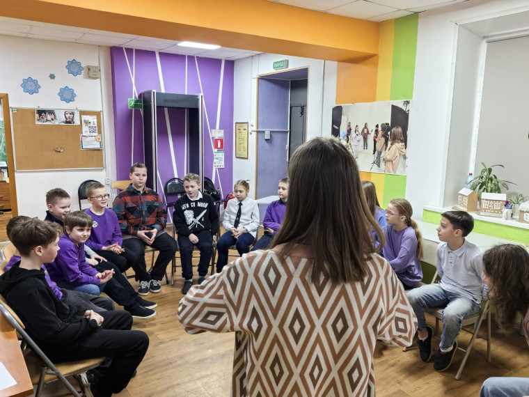 Воспитанникам Молодежного центра рассказали о безопасном Интернете.