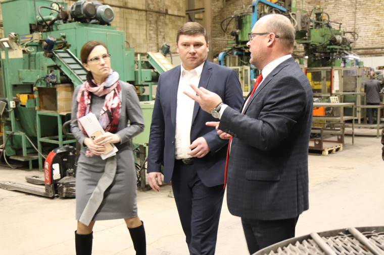 Максим Комиссаров посетил предприятие АО «ИСМА».