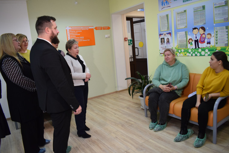 Владимир Шарыпов рассказал о развитии коррекционной сети муниципальных детских садов.