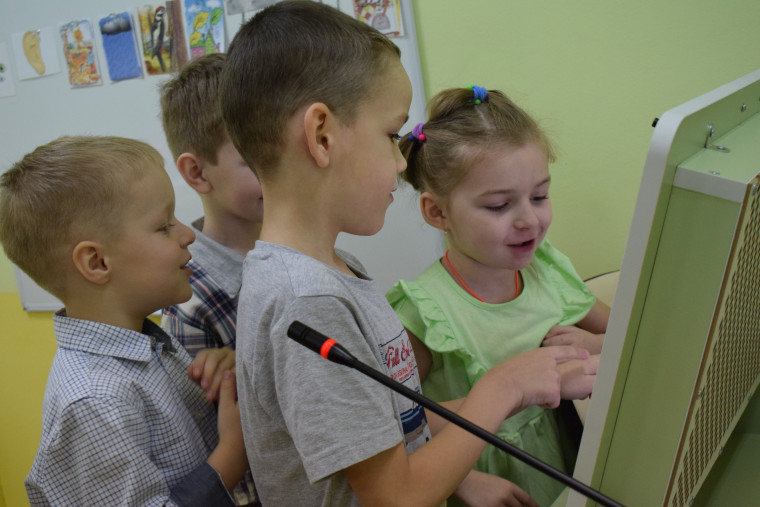 Владимир Шарыпов рассказал о развитии коррекционной сети муниципальных детских садов.