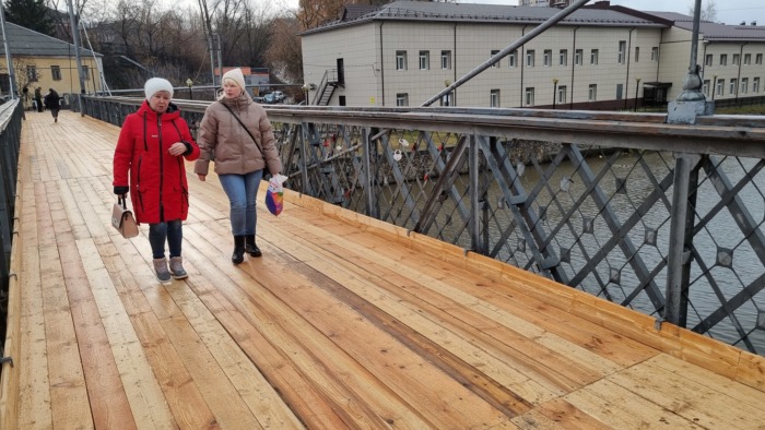 Завершен ремонт настила Банного моста.